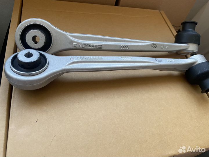 Рычаг подвески передний 4M0407505B, 4M0407506B