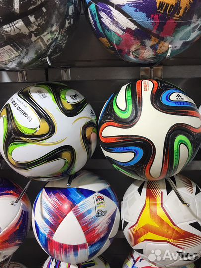 Футбольный мяч adidas 5
