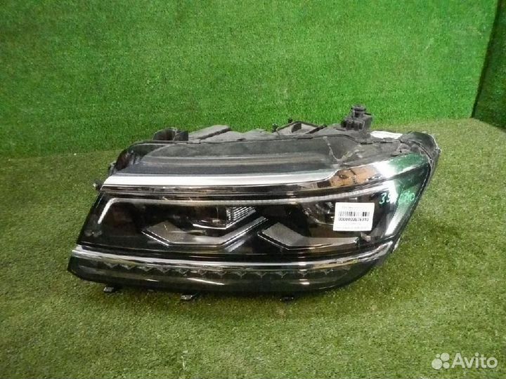 Фара левая Volkswagen Tiguan