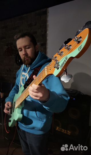 Бас-гитара Markbass 5 струн