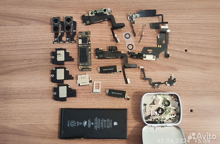Запчасти iPhone XR/11