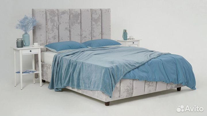 Кровать с матрасом