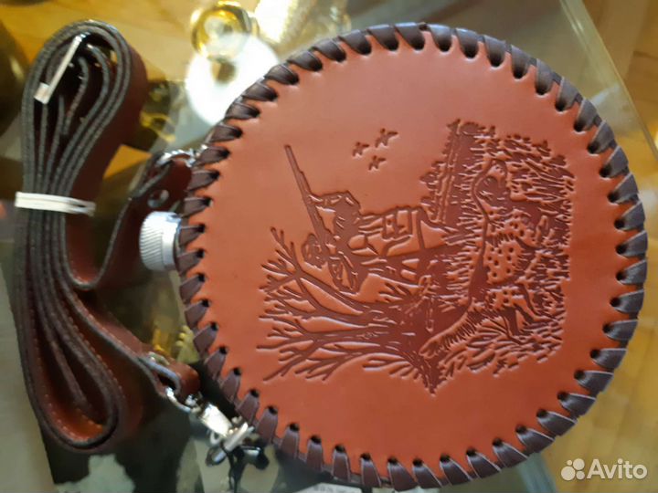 Фляжка в кожаной отделке