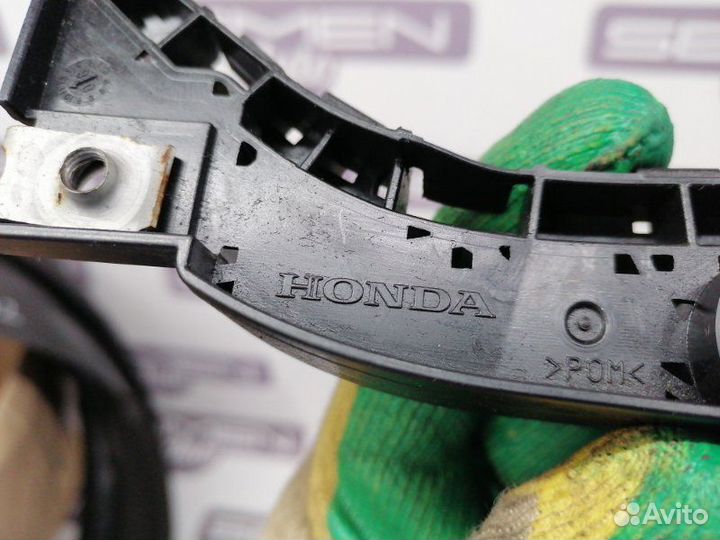 Кронштейн бампера передний правый Honda Civic FD1