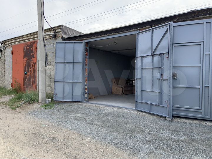 Гараж, > 30 м²