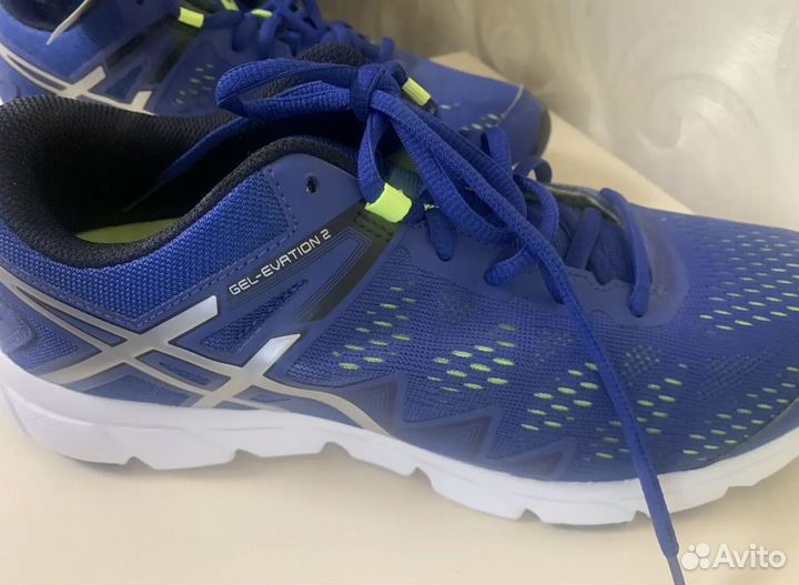 Продам новые мужские кроссовки Asics T5K2N