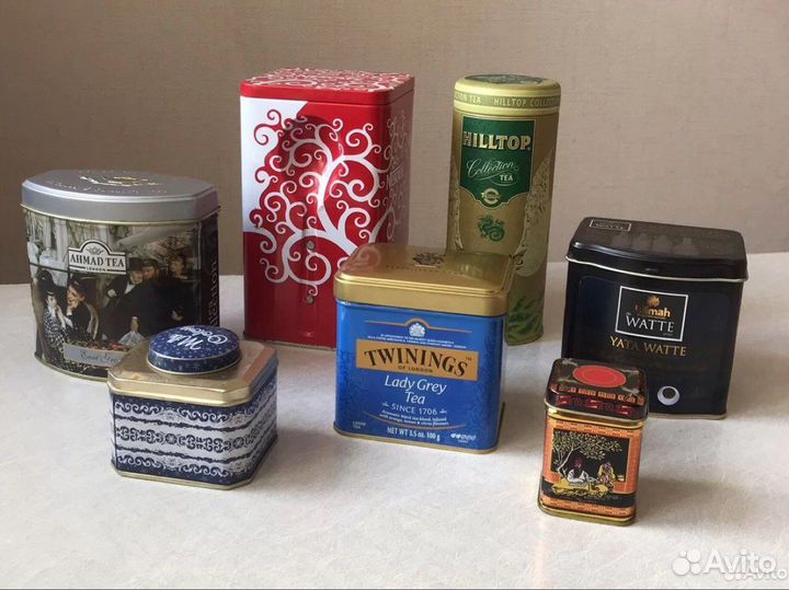 Жестяные банки из-под чая и кофе