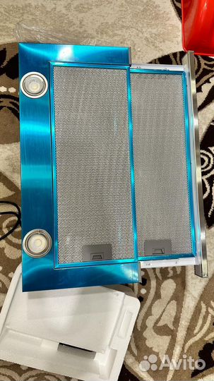 Продам вытяжку кухонную новая Haier hvx-t671x