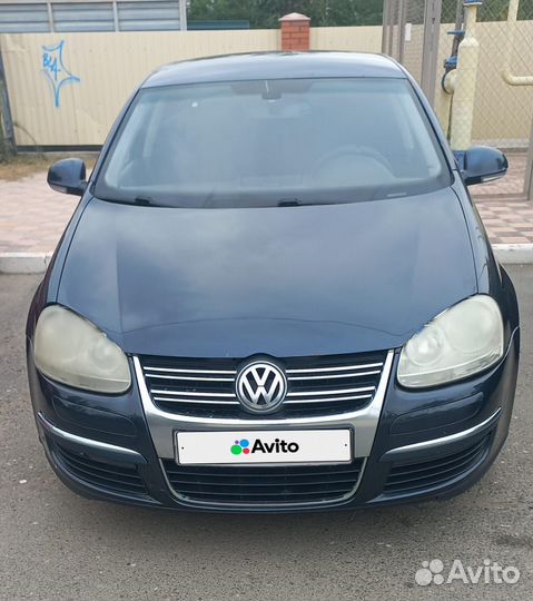Volkswagen Jetta 1.6 МТ, 2006, битый, 230 000 км