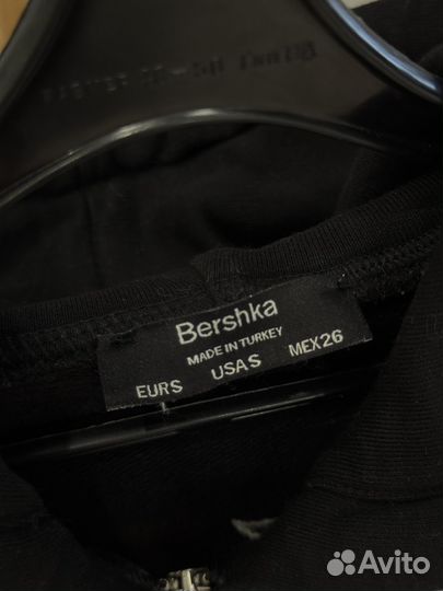 Зип худи bershka укороченное