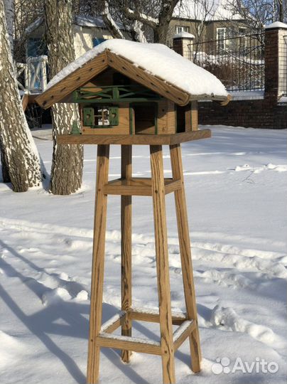 Кормушка для птиц из дерева