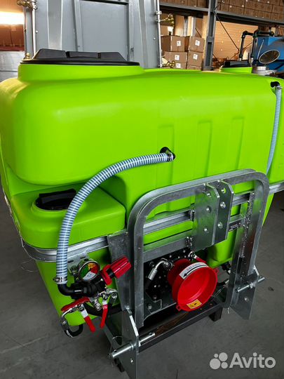 Опрыскиватель навесной