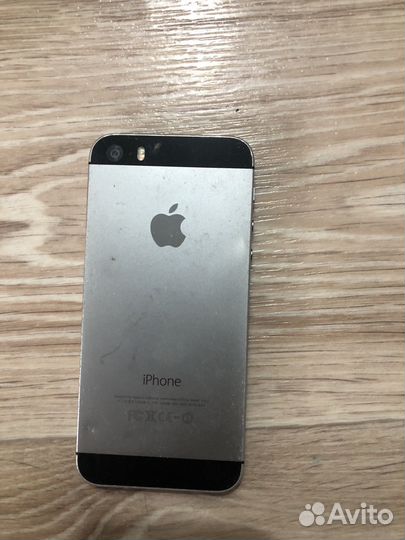 iPhone SE, 16 ГБ