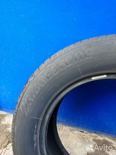 Bridgestone Alenza 001 225/65 R17 102H