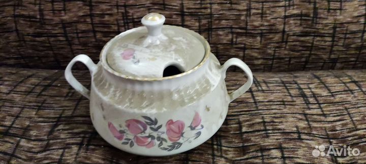 Фарфоровая супница