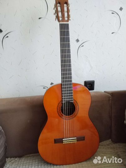 Акустическая гитара yamaha