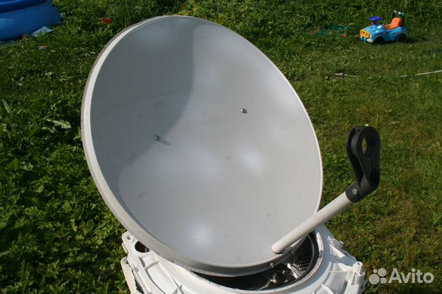 Спутниковая тарелка + головка + кронштейн