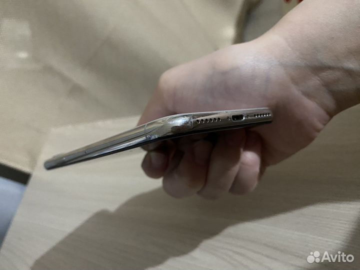 iPhone X, 64 ГБ