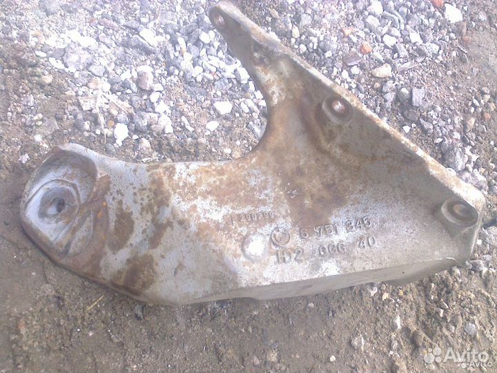 Кронштейн двигателя левый BMW X5 e53 4.4