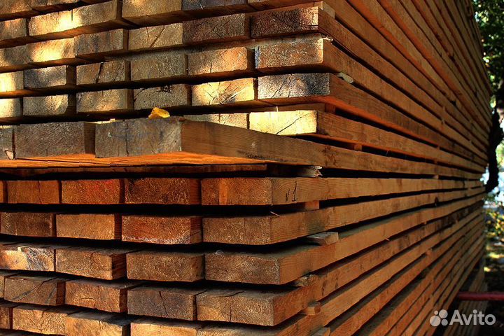 Доски лиственницы 55x145 мм, для стабильного строи