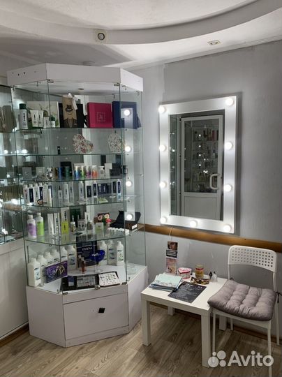 Сдам место мастеру маникюра