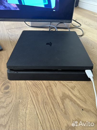 Sony PS4 slim