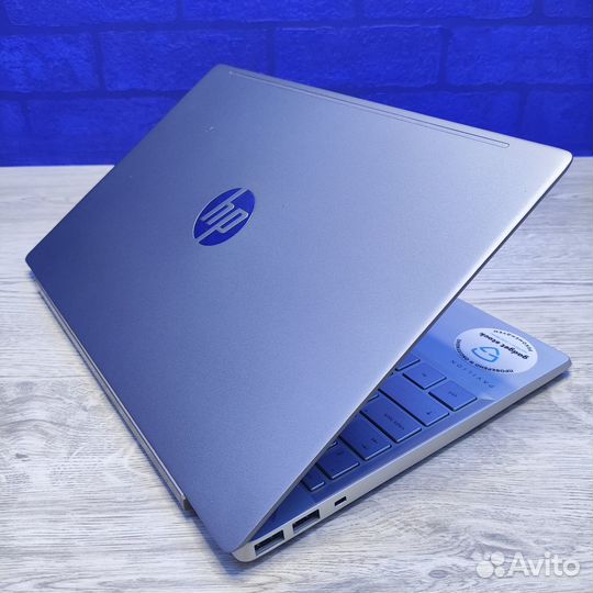 Ультрабук HP Pavilion 13-an1018ur