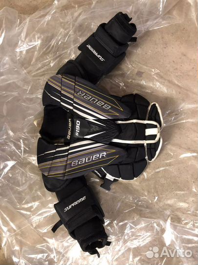 Нагрудники и щитки для вратаря Ccm и Bauer разные