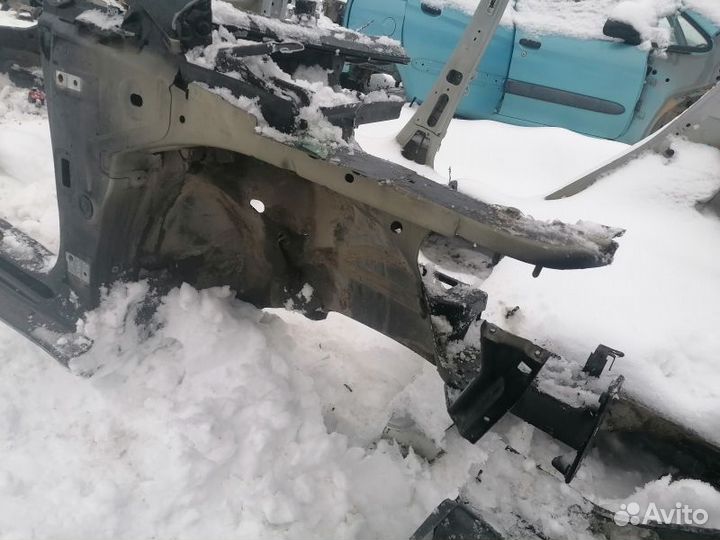 Четверть передняя правая seat Leon