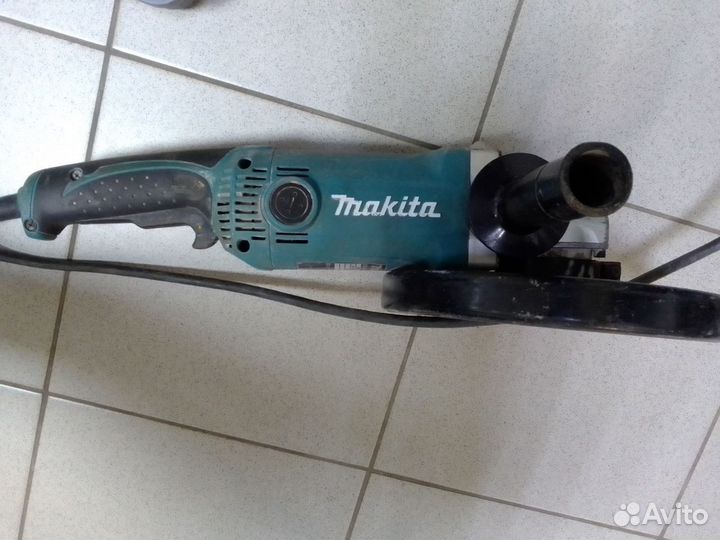 Угловая шлифмашина Makita GA9050, 230 мм, 2200 Вт