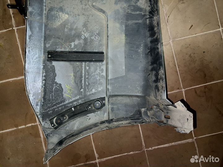 Боковина бампера заднего правая Паджеро 4