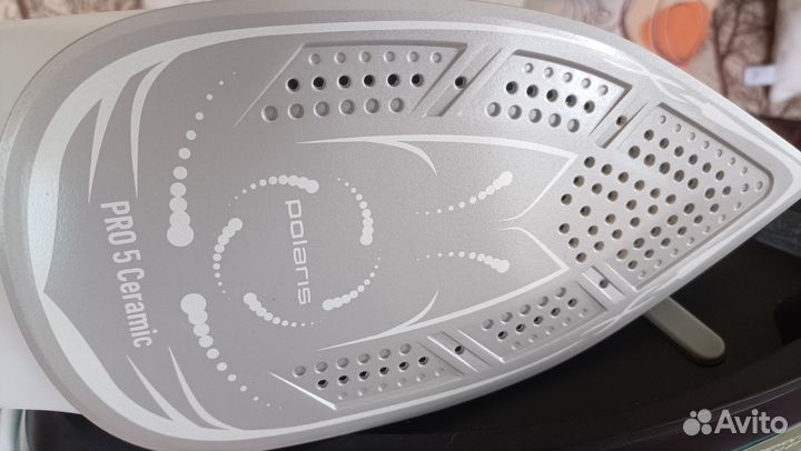 Утюг с парогенератором Polaris PSS 7510K зеленый