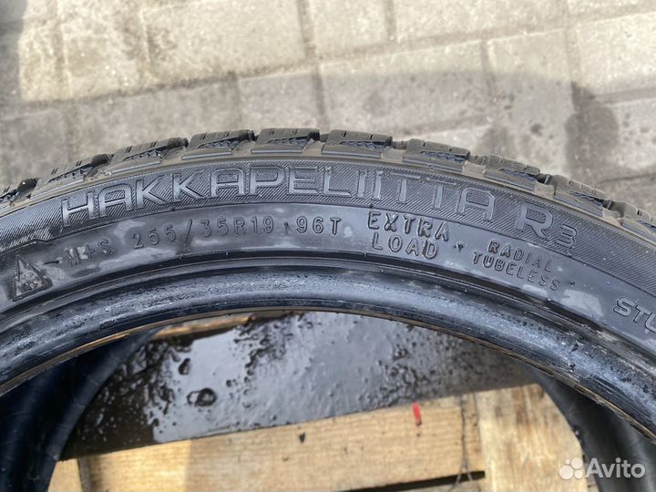 Nokian Tyres Hakkapeliitta R3 255/35 R19 96T