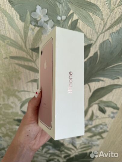 Коробка от iPhone 7 rose gold 128gb