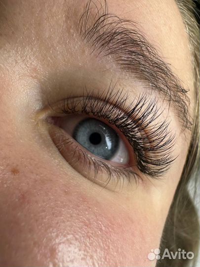 Модель на наращивание ресниц