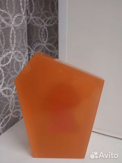 Барельеф Ленин