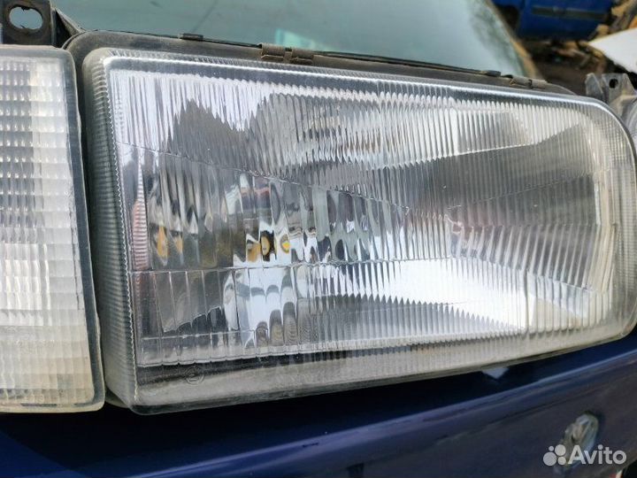 Фара передняя левая Volkswagen Passat B3 седан 1.8