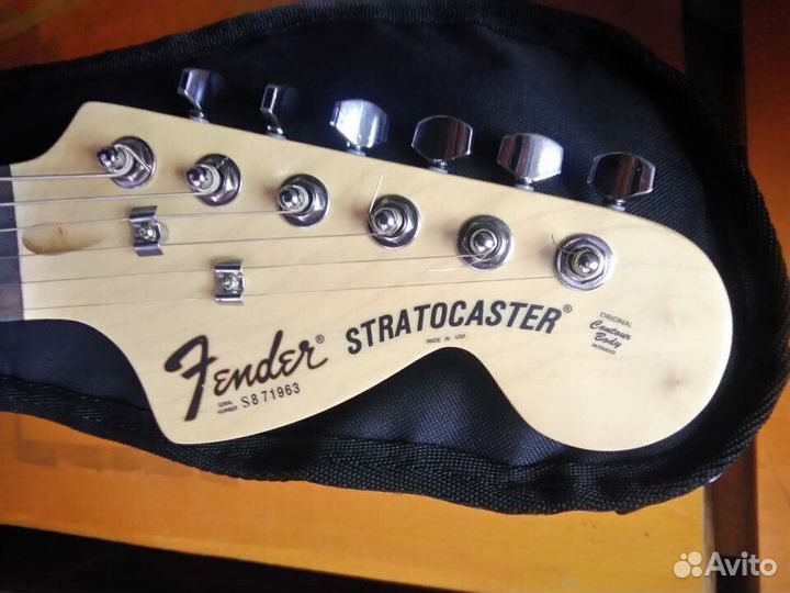 Электрогитара stratocaster с большой головой грифа