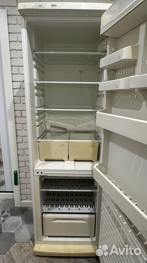 Холодильник Stinol (стинол), рабочий