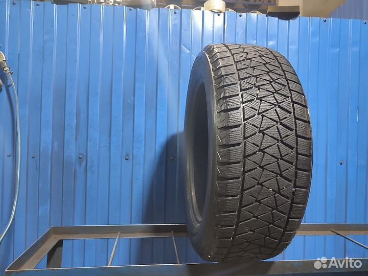 Bridgestone Blizzak DM-V2 235/55 R18