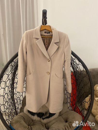 Пальто демисезонное