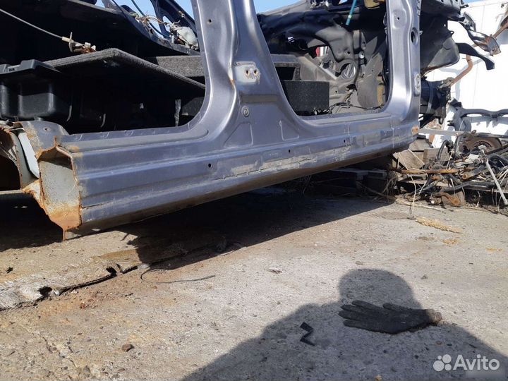 Порог правый Subaru Tribeca B9 W10