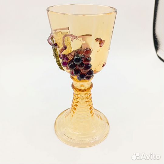 Старинный Ремер с аппликацией