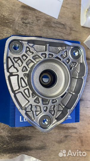 Опора амортизатора MB W156 Lemforder 3674701