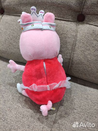 Мягкая игрушка Свинка Пеппа в короне 30 см