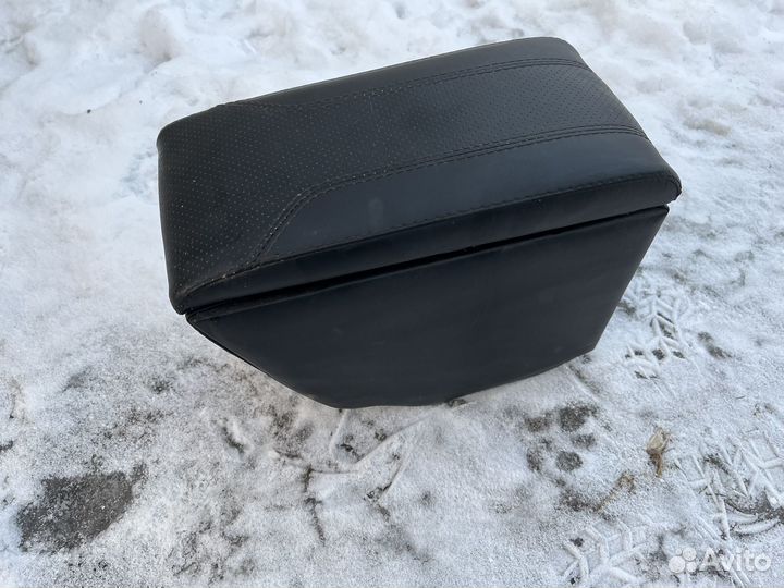 Подлокотник на kia rio 4