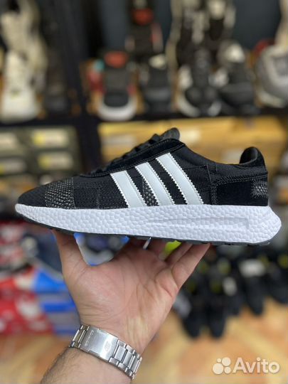 Кроссовки мудские adidas retropy