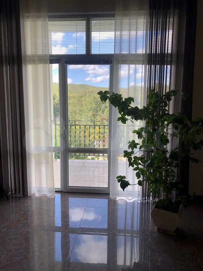 Дом 209 м² на участке 5 сот.