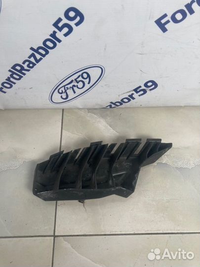 Кронштейн фары нижний правый Hyundai I20 PB