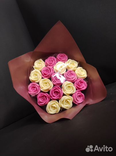 Букет - 19 Роз из Настоящего Бельгийского Шоколада